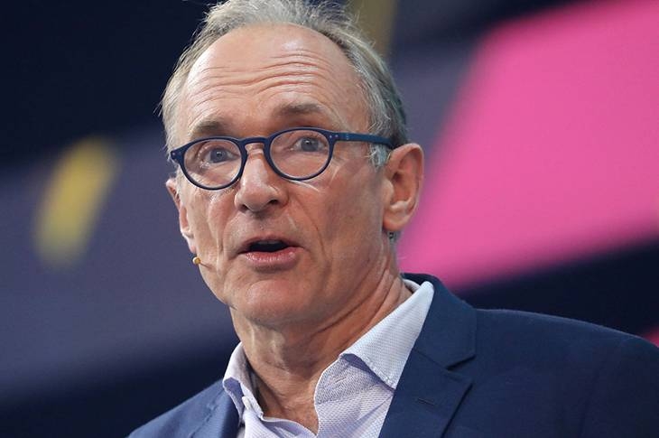 Tim Berners-Lee impulsa contrato global para “salvar” Internet