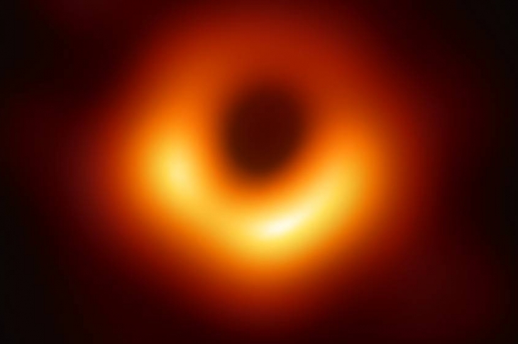 Primera foto de un agujero negro