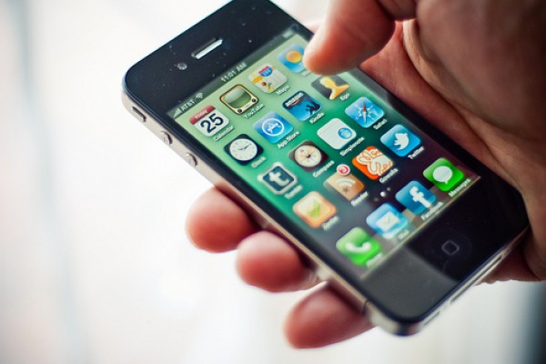 Apple lanzará actualización para iPhone 4S y iPad Mini
